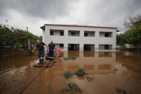 Συνεχίζεται η κακοκαιρία σε Αττική και Εύβοια με ισχυρά φαινόμενα