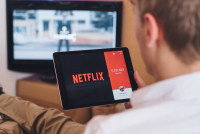 Γνωρίζεις πως σειρά του Netflix έρχεται στην ελληνική τηλεόραση;