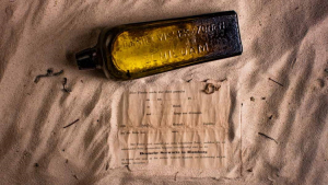 Μπουκάλι με το παλαιότερο μήνυμα στον κόσμο βρέθηκε στην Αυστραλία - είχε πεταχτεί στη θάλασσα το 1886.